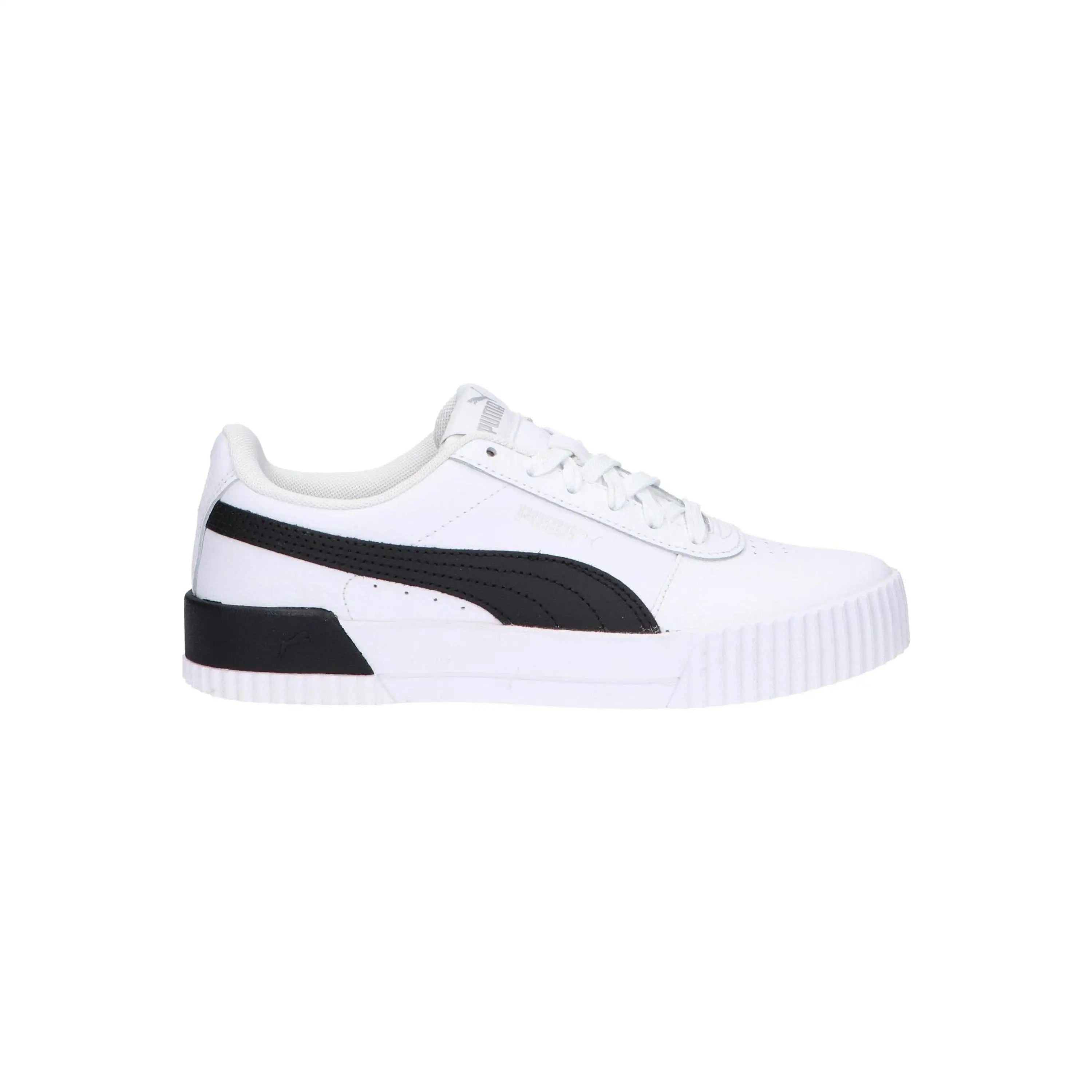 Puma women's casual sneakers in white, made of synthetic leather and textile, featuring a lace-up closure and closed toe, perfect for autumn-spring wear, ideal comfortable shoes for women.