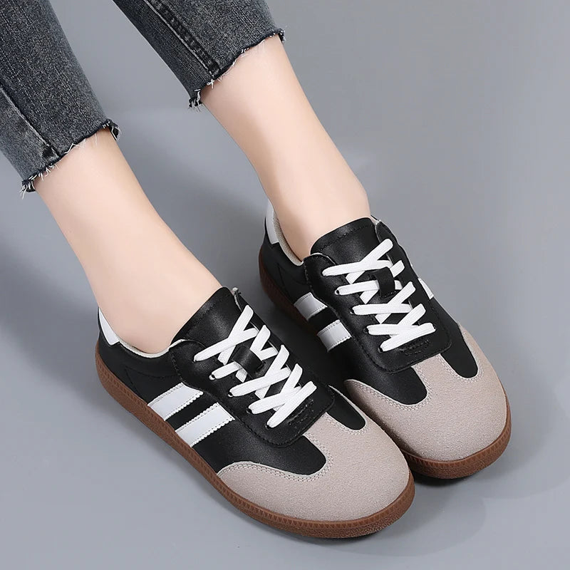 Zapatos de mujer, zapatos planos informales a la moda, zapatos vulcanizados para mujer, zapatillas para caminar al aire libre, zapatos clásicos cómodos para mujer, negro y blanco