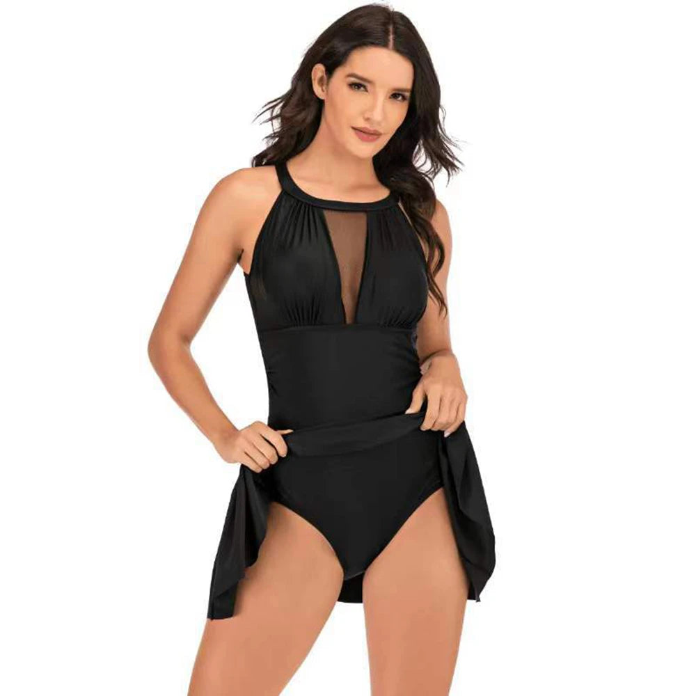Traje de baño para mujer con pantalones cortos
