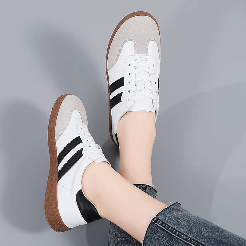 Zapatos de mujer, zapatos planos informales a la moda, zapatos vulcanizados para mujer, zapatillas para caminar al aire libre, zapatos clásicos cómodos para mujer, negro y blanco